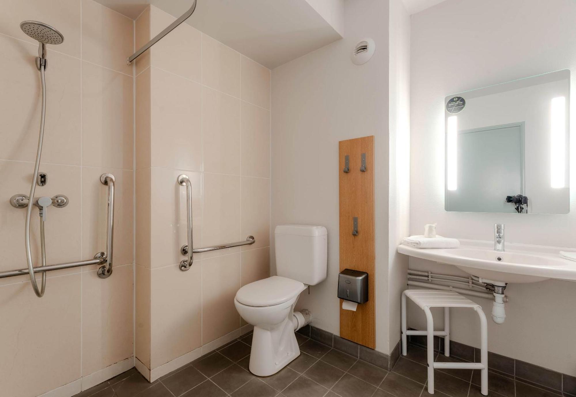 B&B Hotel Арас Екстериор снимка
